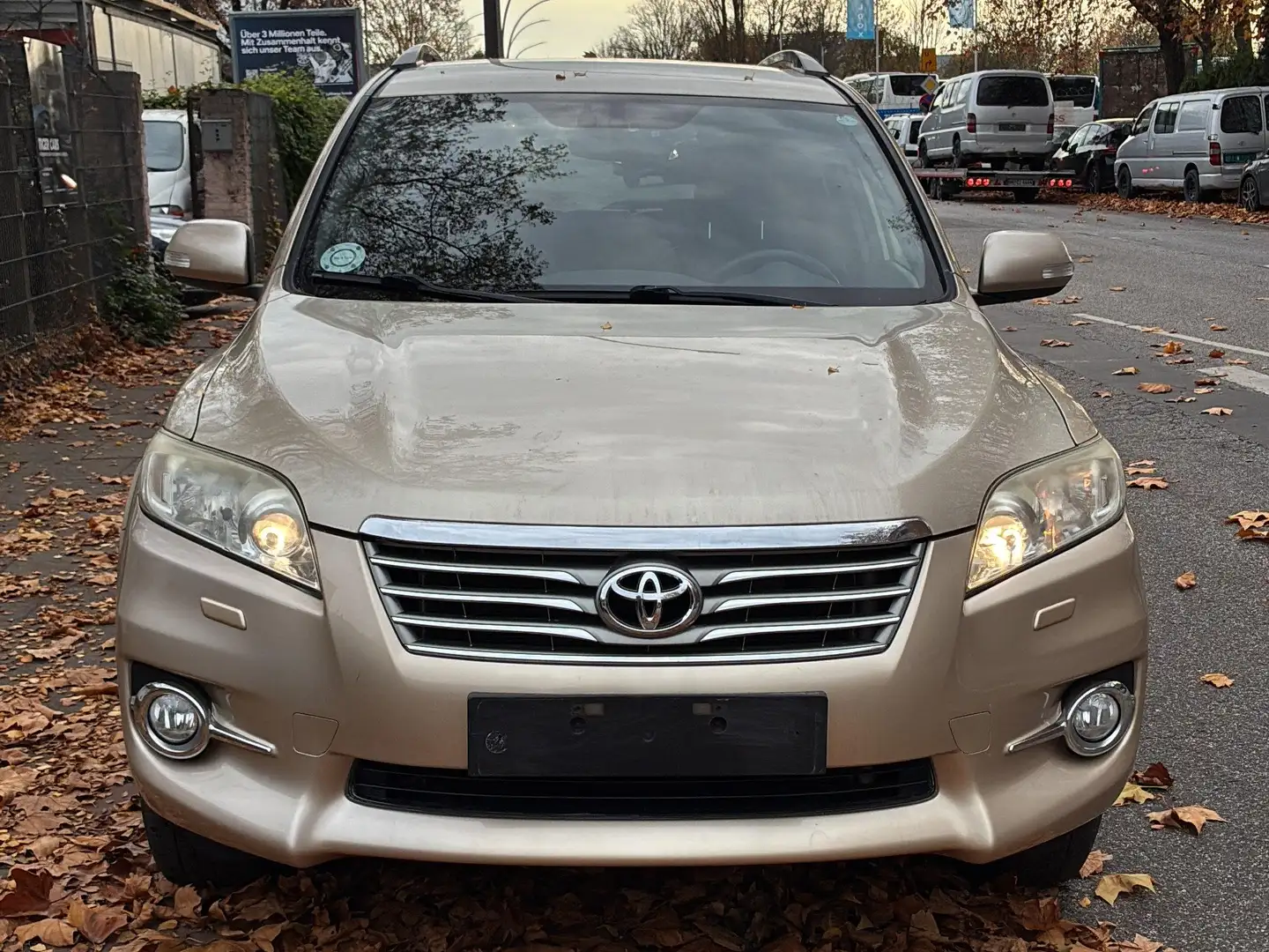 Toyota RAV 4 Toyota Rav4 Bensin 2012 Automatik Gold - 1