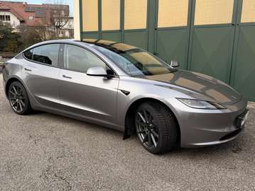 Model 3 Standard Range RWD Premium 60kWh RWD Premium