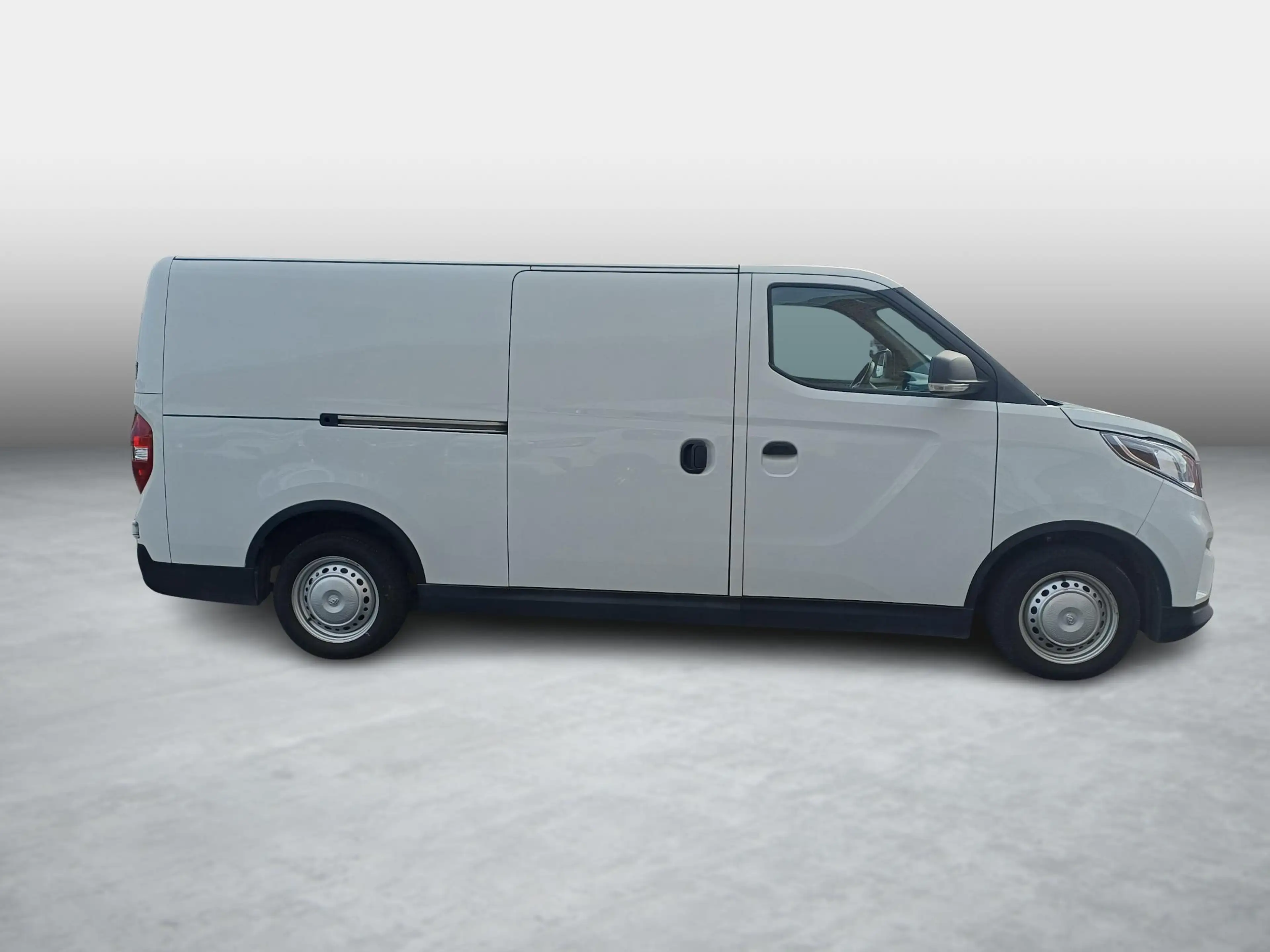Maxus eDeliver 3 L3 50 kWh — photo 4