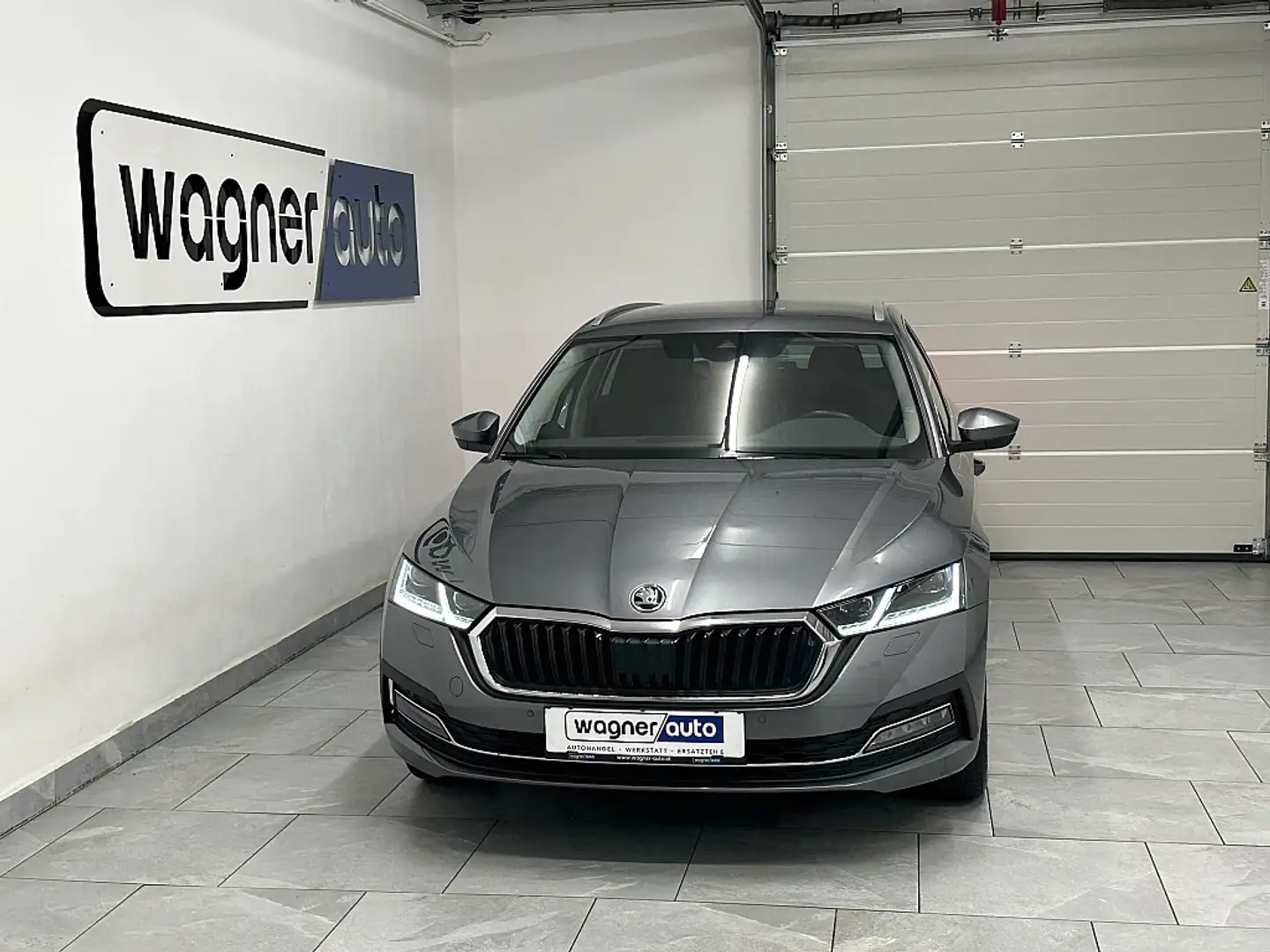 Skoda Octavia Combi 2,0 TDI Style DSG.Matrix LED/ACC/Navi/el.... Grau - 1