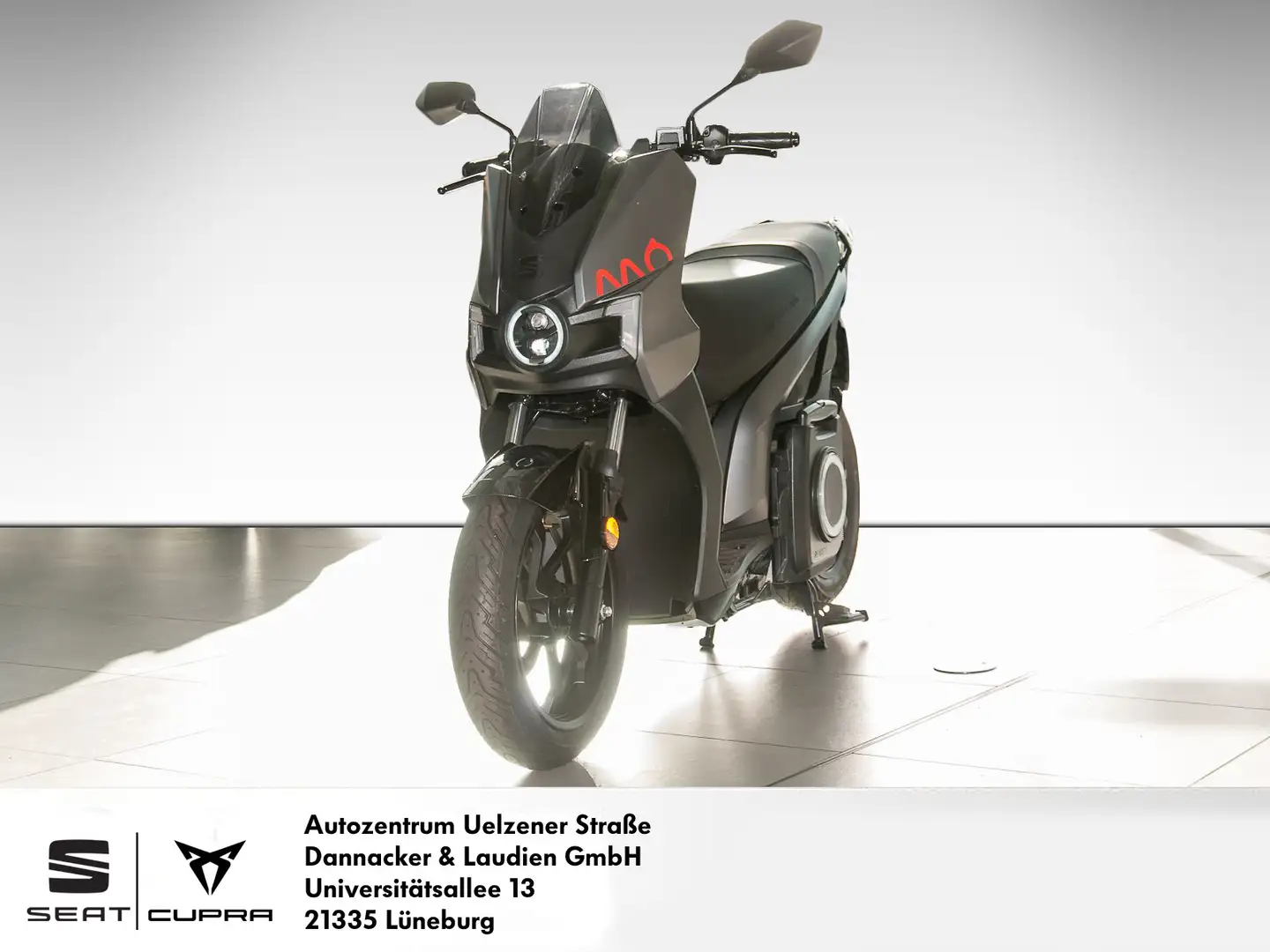 SEAT MO 125 LED, USB, Staufach für 2 Helme Vorführfahrz Silber - 1