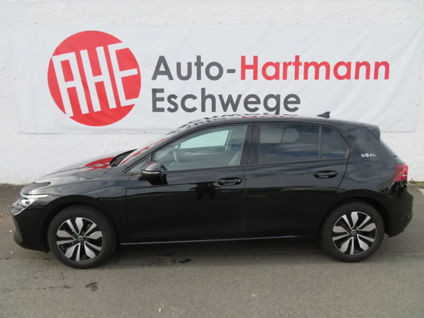Volkswagen Golf VIII 2.0 TDI Goal DSG LED Nav Rfk Ahk ACC Schwarz - 2