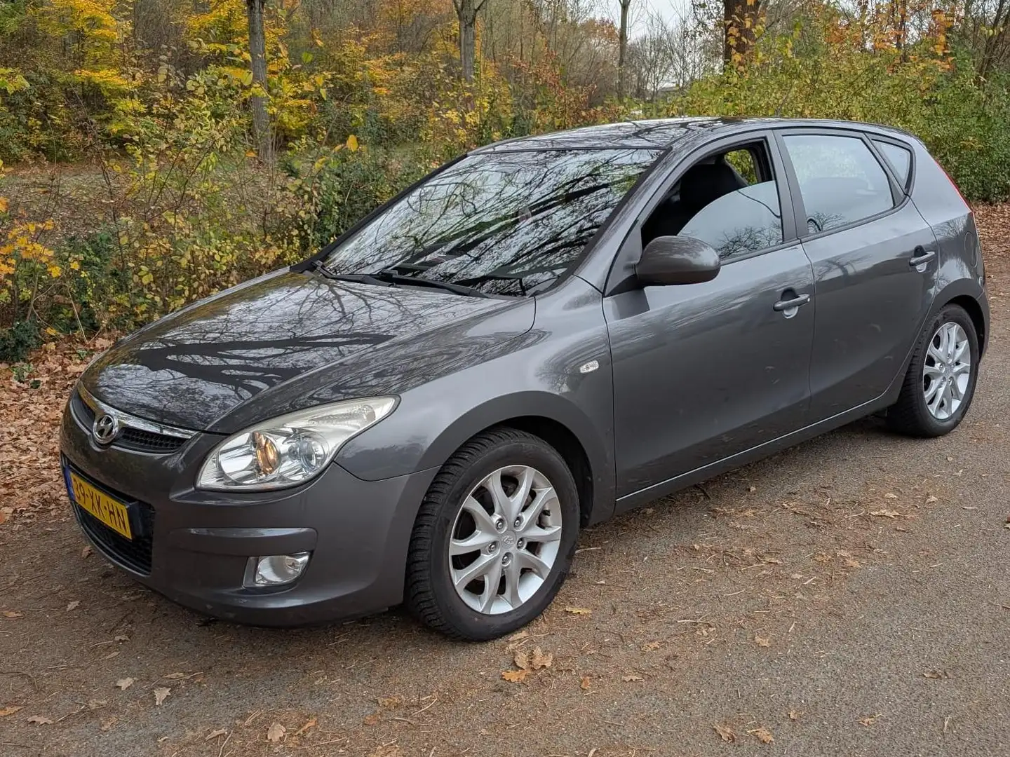 Hyundai i30 i30 1.6i Dynamic Luxe Grijs - 1