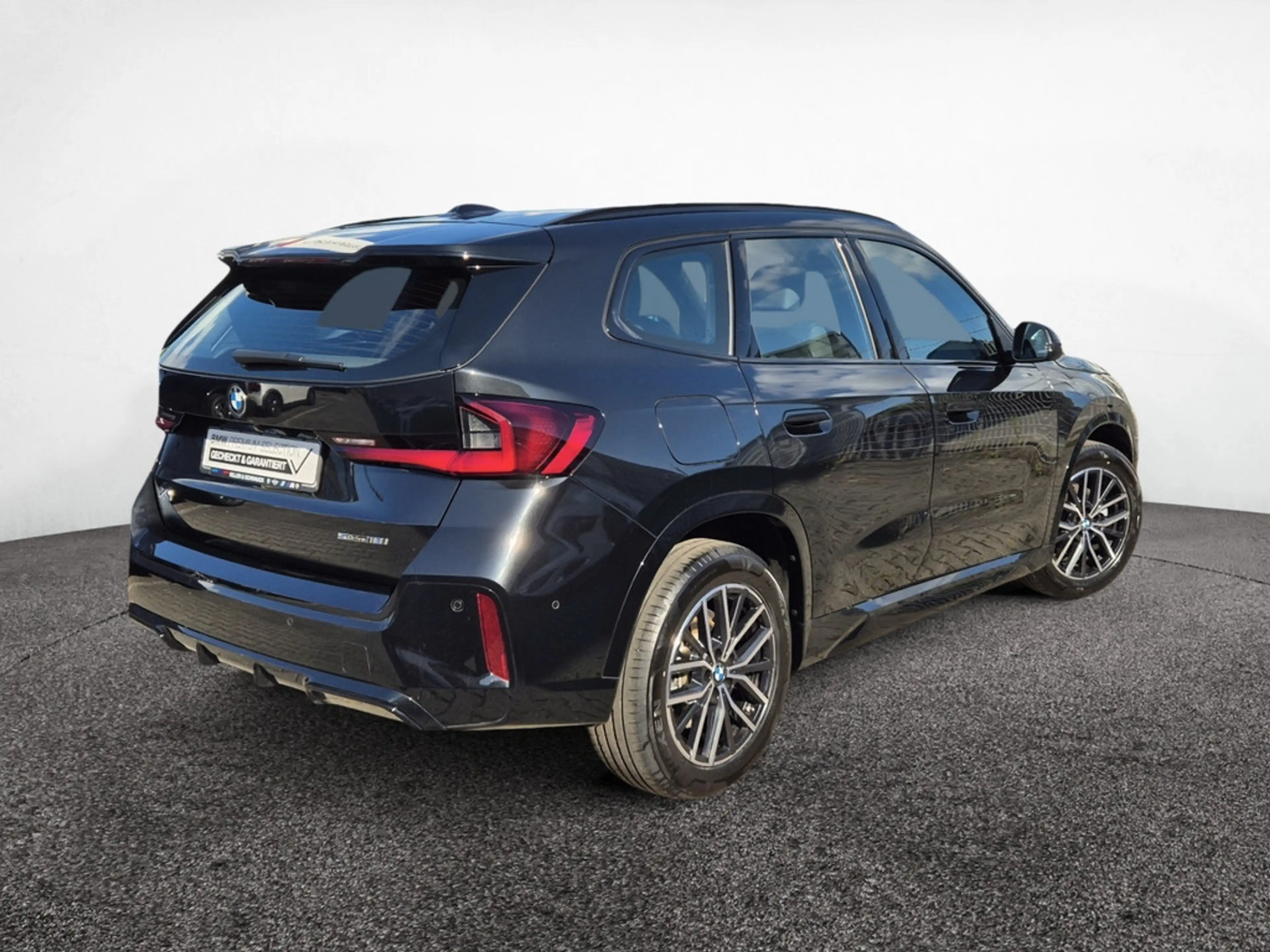 BMW X1 sDrive 18i M-Sport LED+NAVI+KAM+SHZG — photo 6