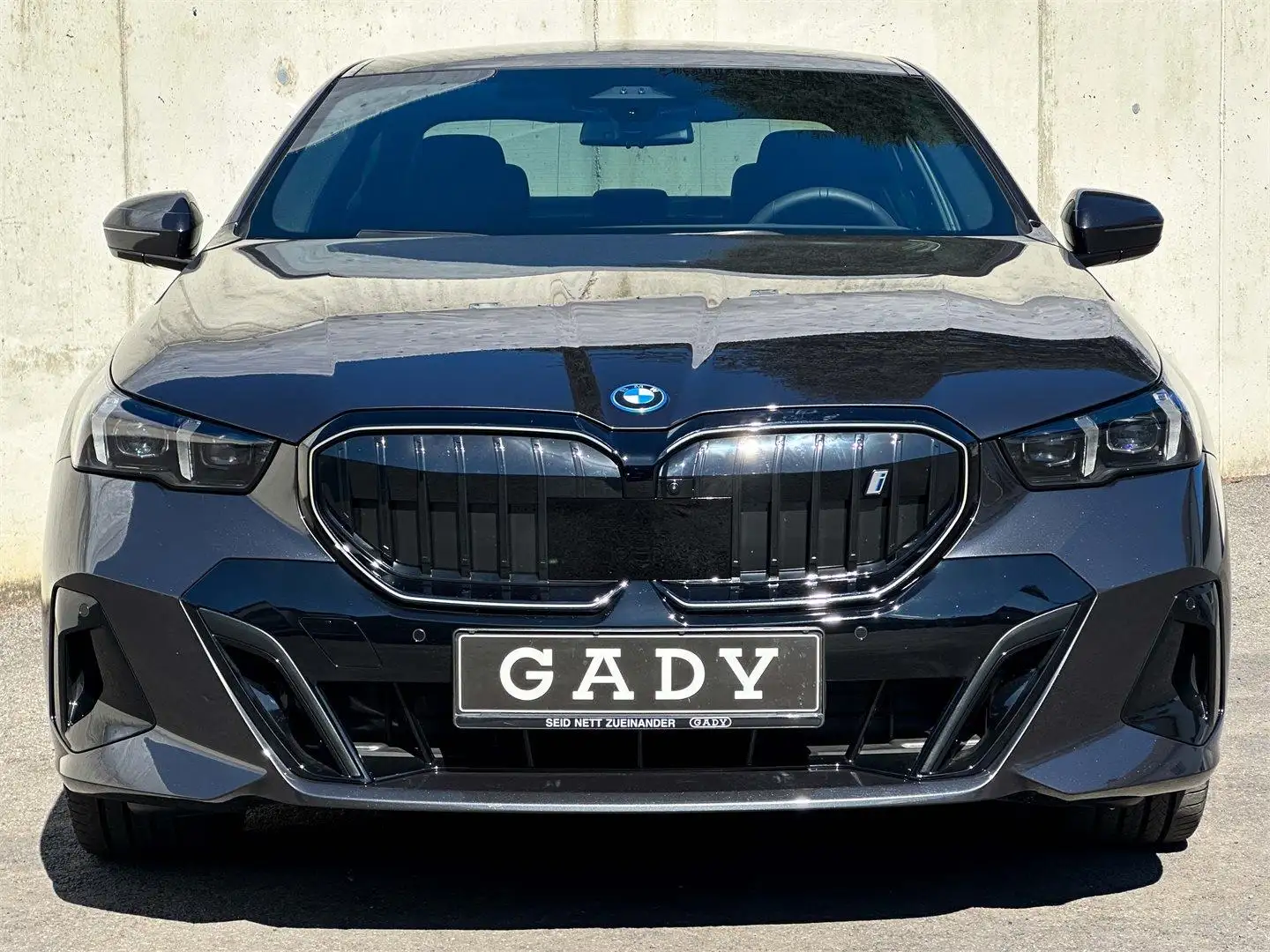 BMW i5 xDrive40 Grau - 2