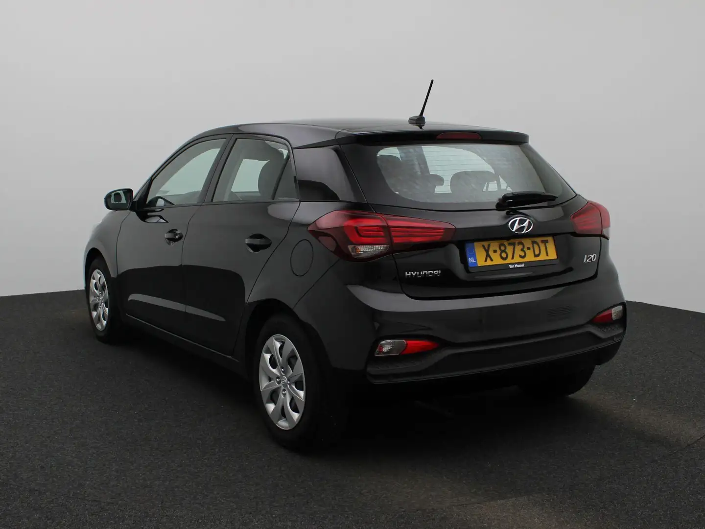 Hyundai i20 1.0 T-GDI Premium | Airconditioning | Achteruitrij Zwart - 2