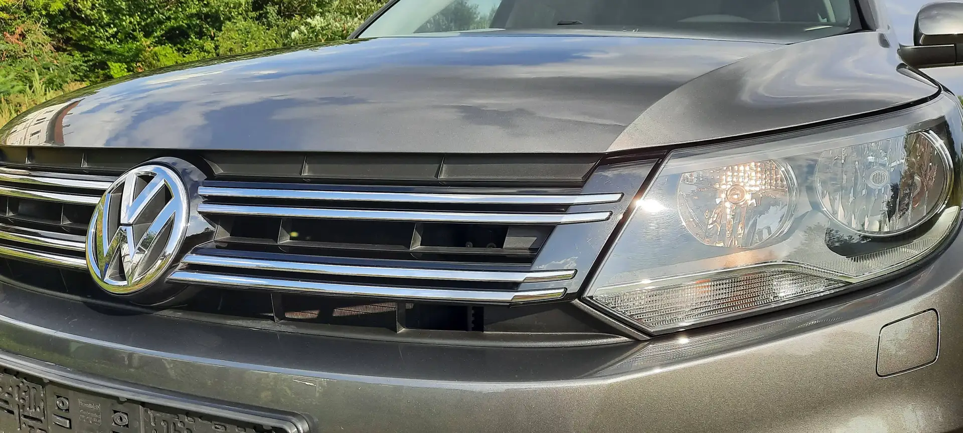 Volkswagen Tiguan Tiguan 1,4 TSI Sport&Style BMT Grau - 1
