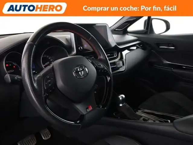 Toyota C-HR view 12