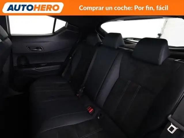 Toyota C-HR view 15