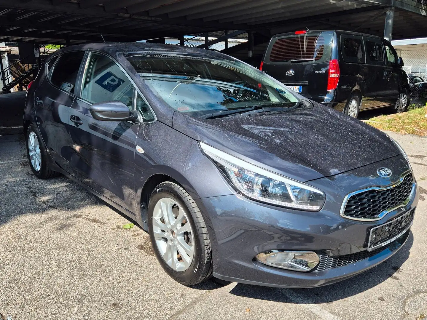 Kia Ceed / cee'd FIFA World Cup Edition Gris - 1