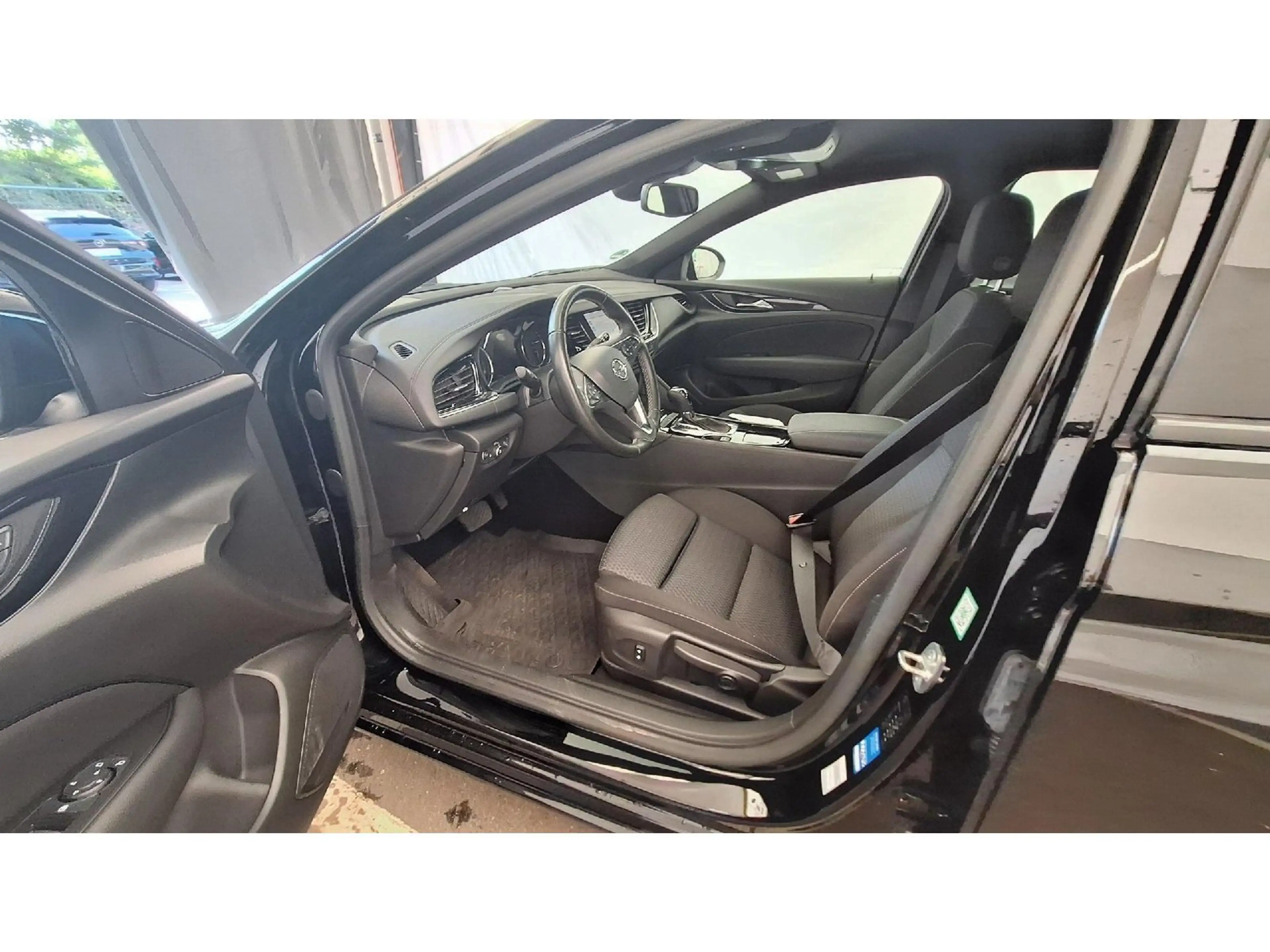Opel Insignia 2.0 CDTI Business AHK — photo 9