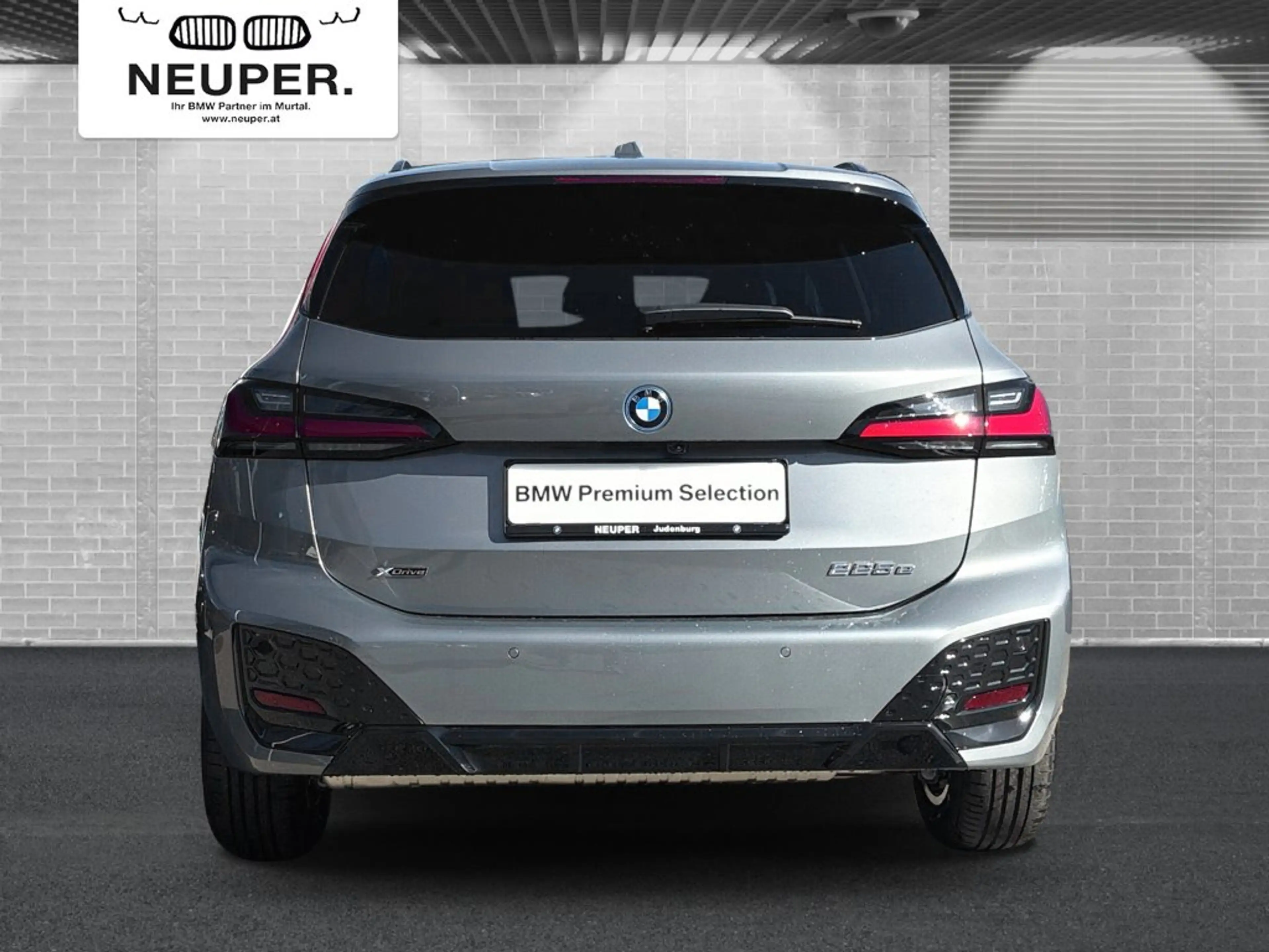 BMW 225 e xDrive — photo 4