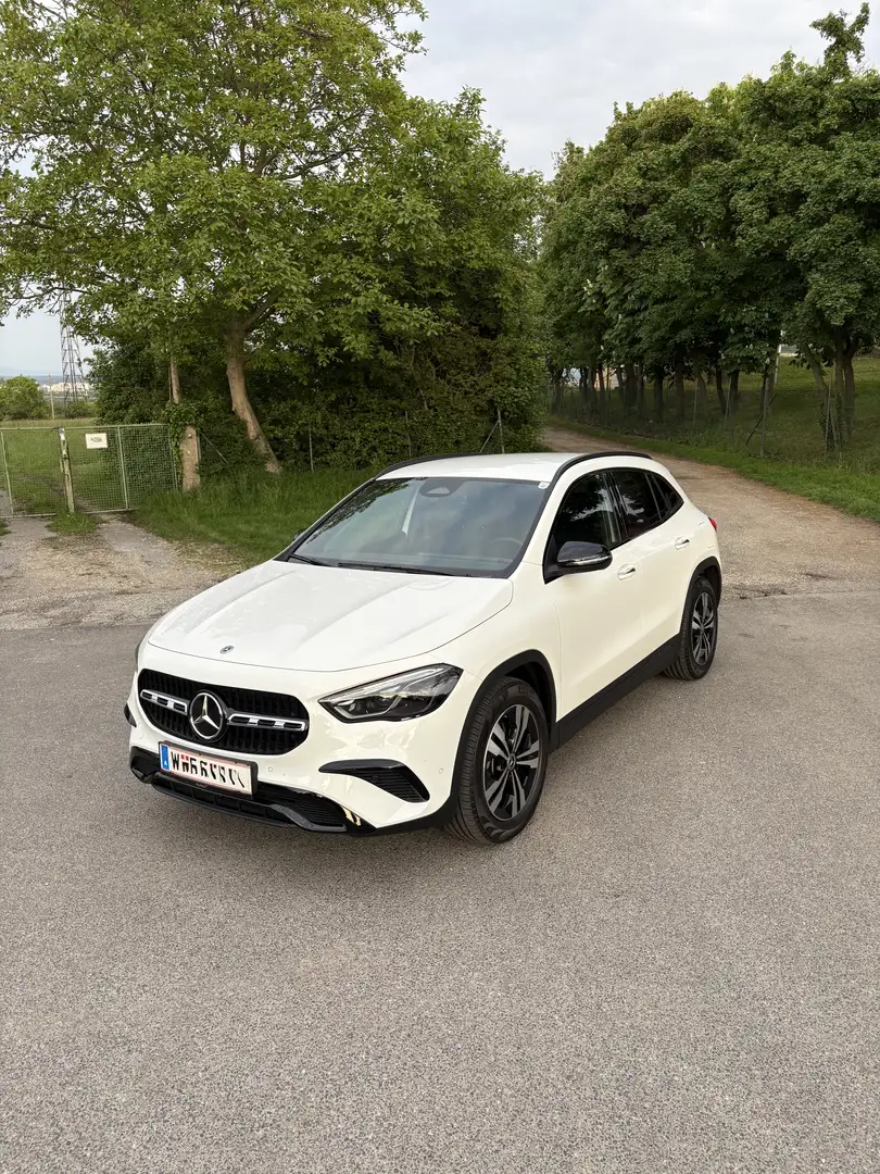 Mercedes-Benz GLA 180 Facelift NightPaket KeylessGo - 1