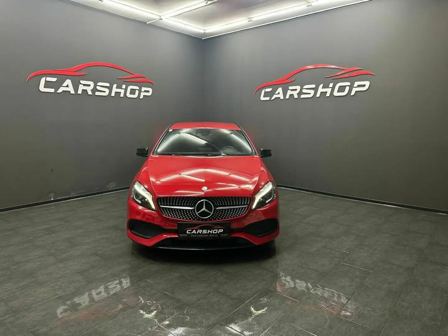 Mercedes-Benz A 180 Amg-Line Rot - 1