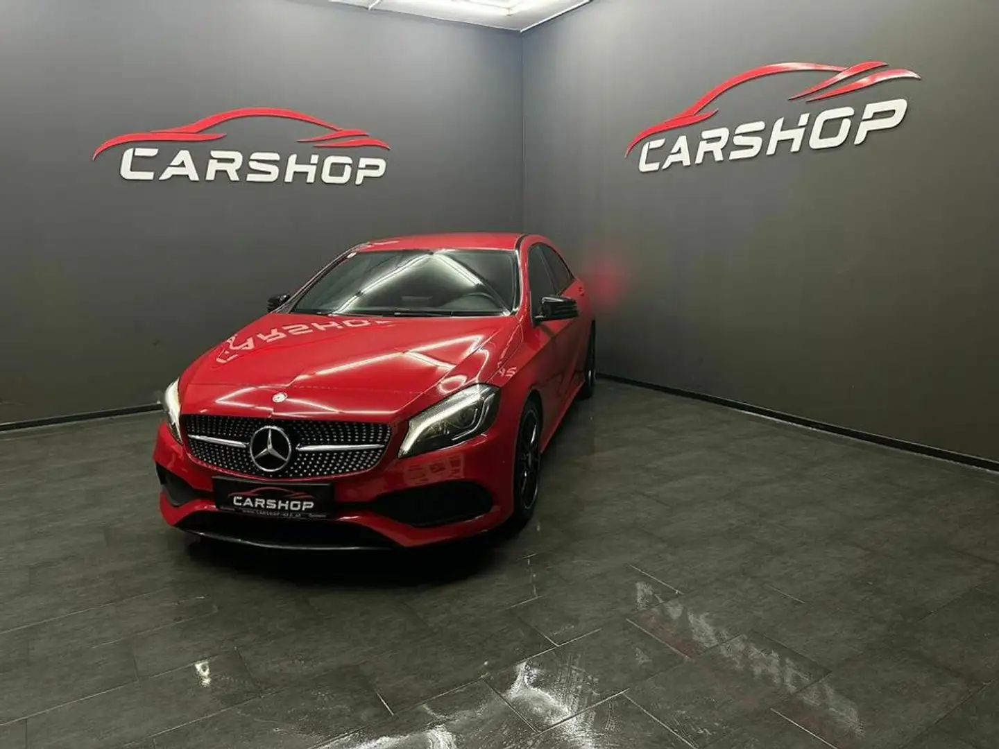 Mercedes-Benz A 180 Amg-Line Rot - 2