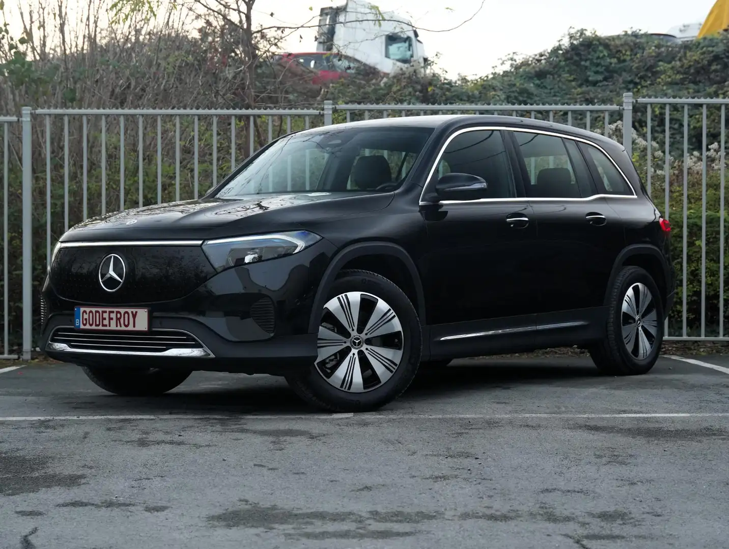 Mercedes-Benz EQB 300 EQB 4MATIC Noir - 2