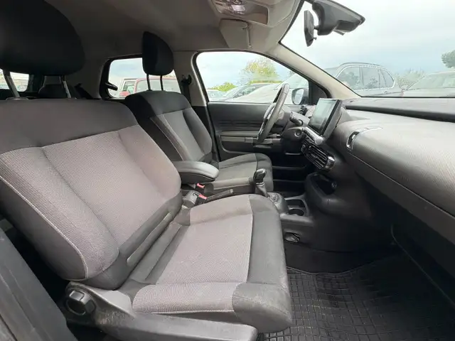 Citroen C4 Cactus view 9