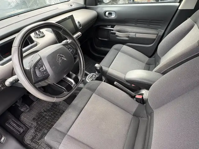 Citroen C4 Cactus view 8