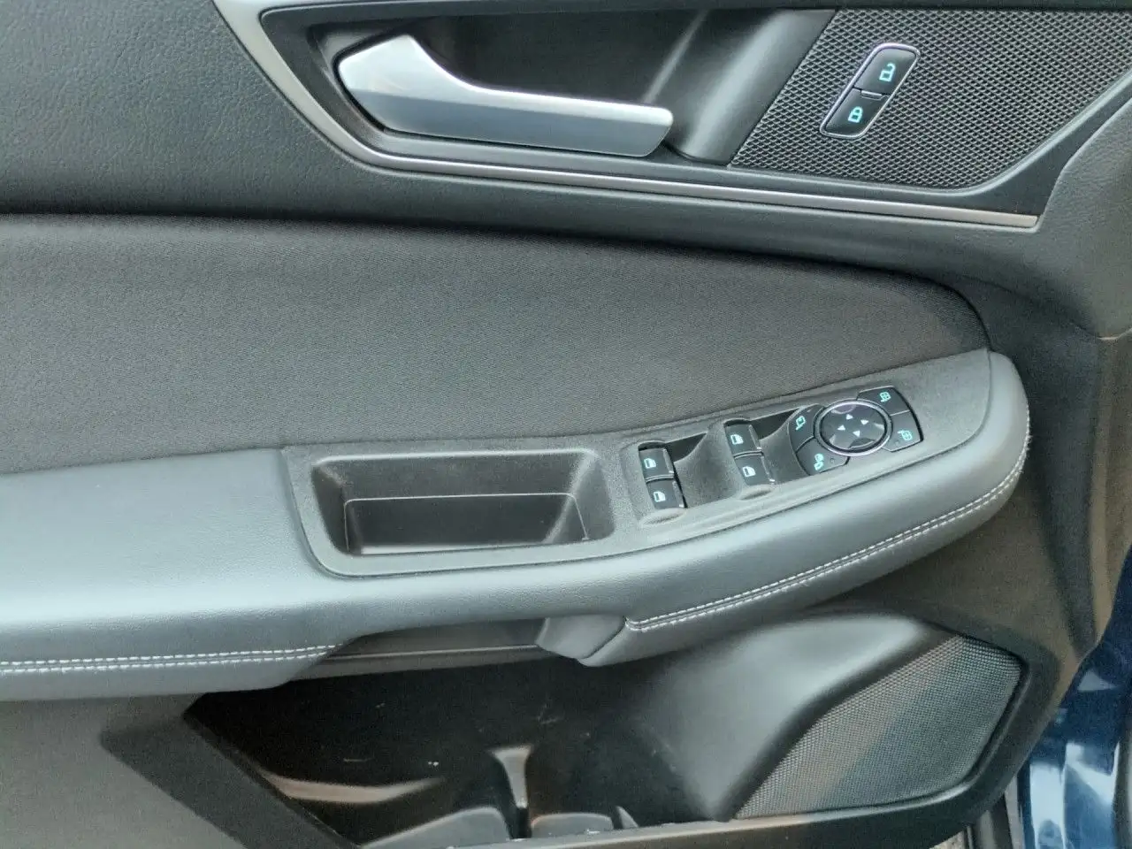 Ford S-Max 2.5 Duratec FHEV Hybrid Titanium Automatik 9