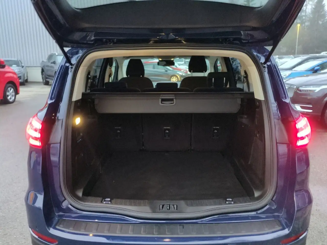 Ford S-Max 2.5 Duratec FHEV Hybrid Titanium Automatik 23
