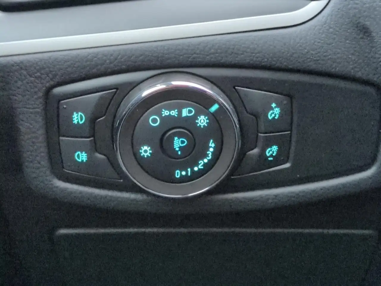Ford S-Max 2.5 Duratec FHEV Hybrid Titanium Automatik 14