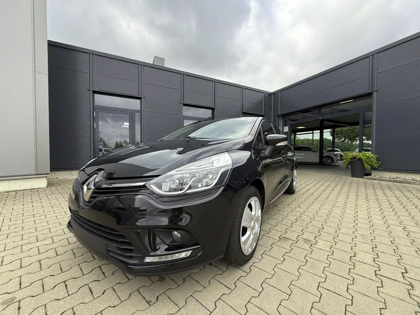 Renault Clio IV 0.9 TCE Navi/Sitzh./Parkp. Noir - 1