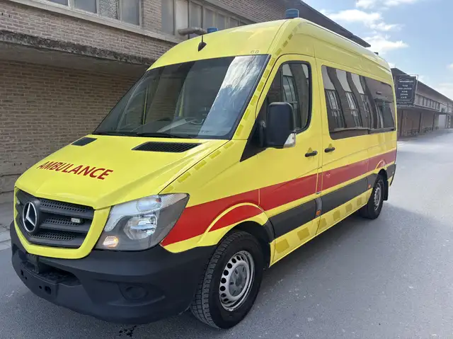Mercedes-Benz Sprinter AMBULANCE 314CDI L2H2 avec Lift de 2017 Euro6