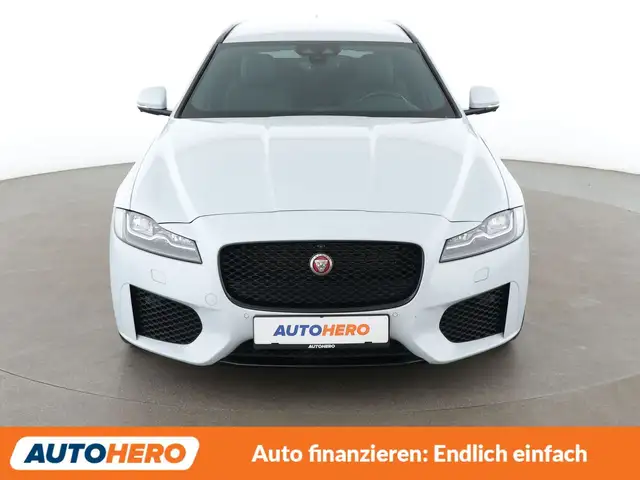 Jaguar XF view 9