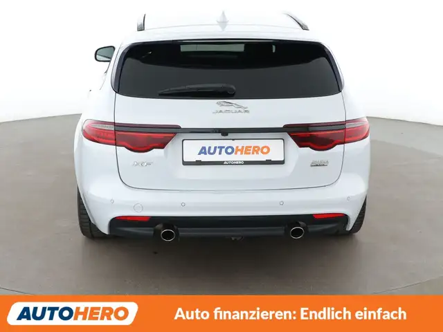 Jaguar XF view 5