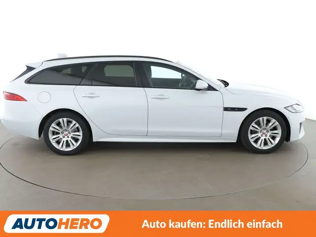 Jaguar XF view 7