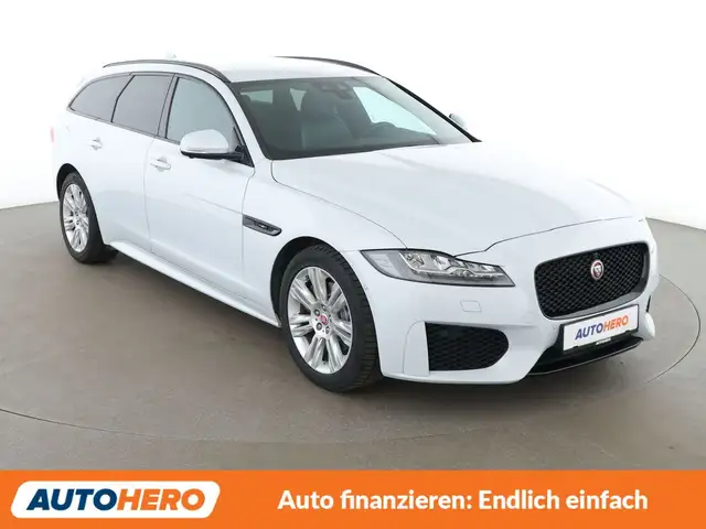 Jaguar XF view 8