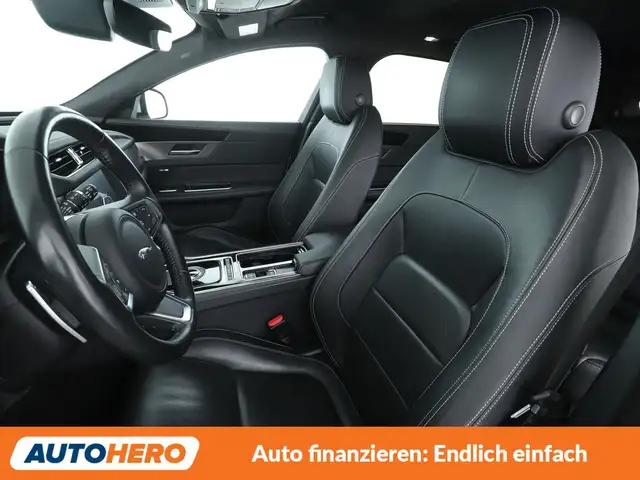 Jaguar XF view 10