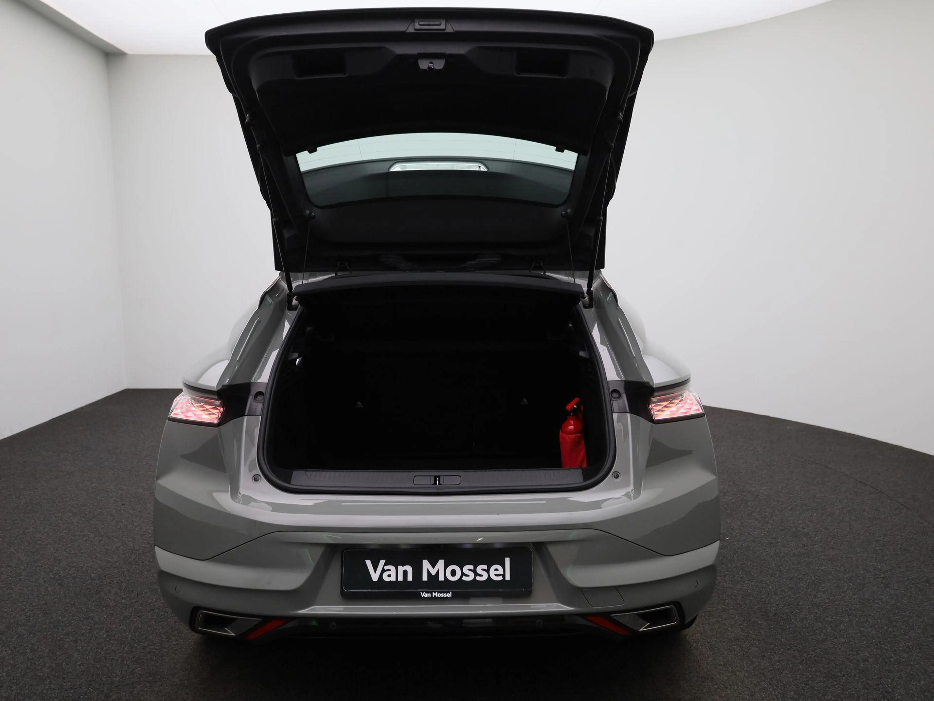 DS Automobiles DS 4 1.2 PureTech Bastille | Camera | PDC V+A | Adaptie — photo 13