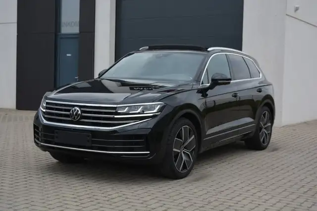 Volkswagen Touareg 3.0 V6 e-Hybrid 4Motion Pano/Luchtvering/379PK