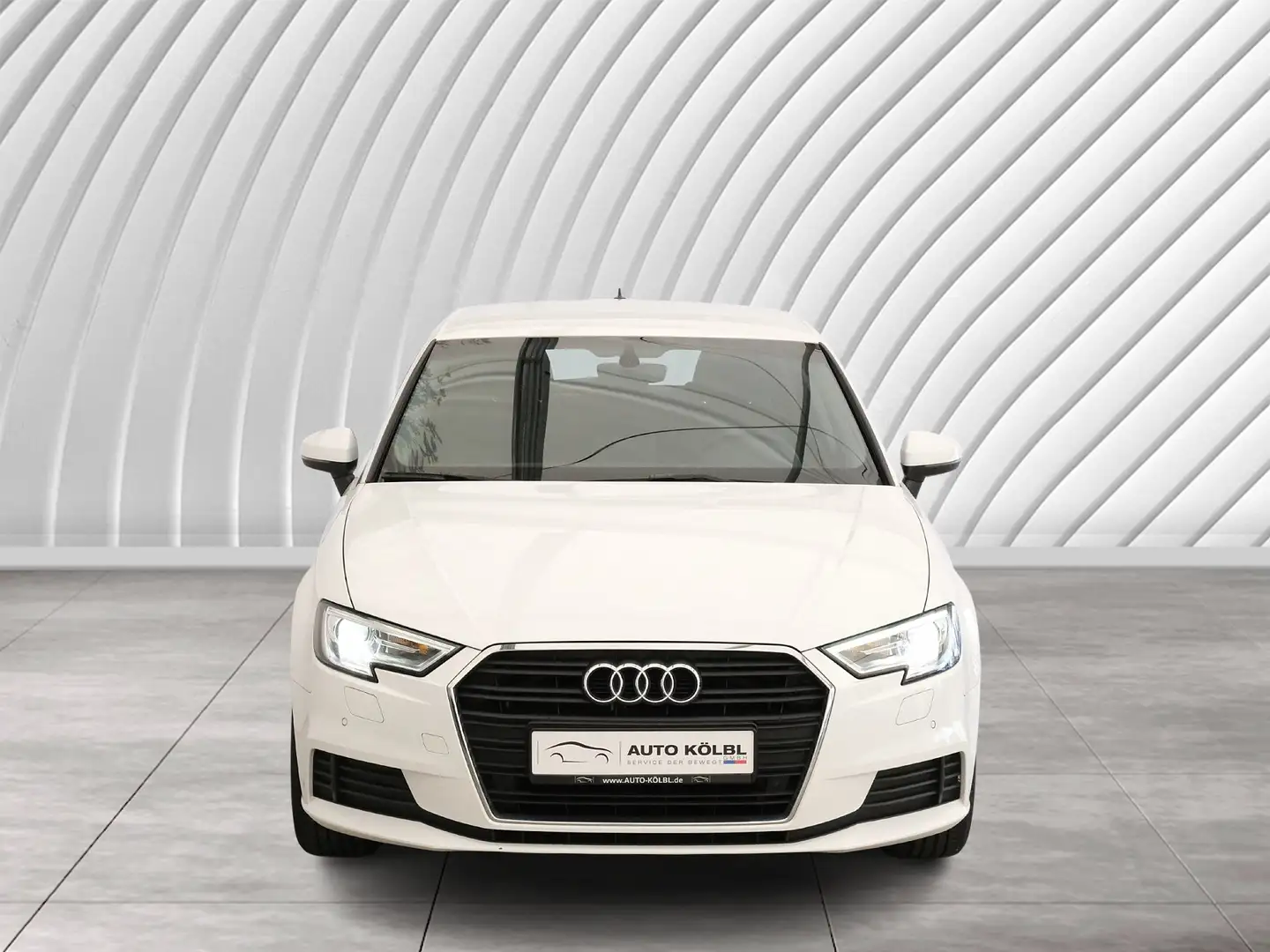 Audi A3 Sportback 35 TFSI basis NAVI Sound Syst. LM Wit - 2