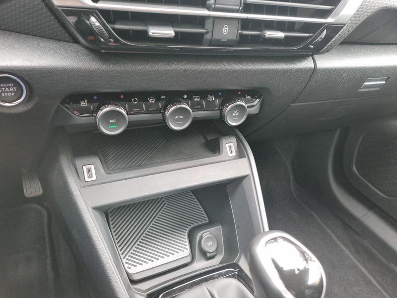 Citroen C4 1.2 Shine LED/Navi/HUD/SHZ/180°Kamera/Allwetter — photo 14