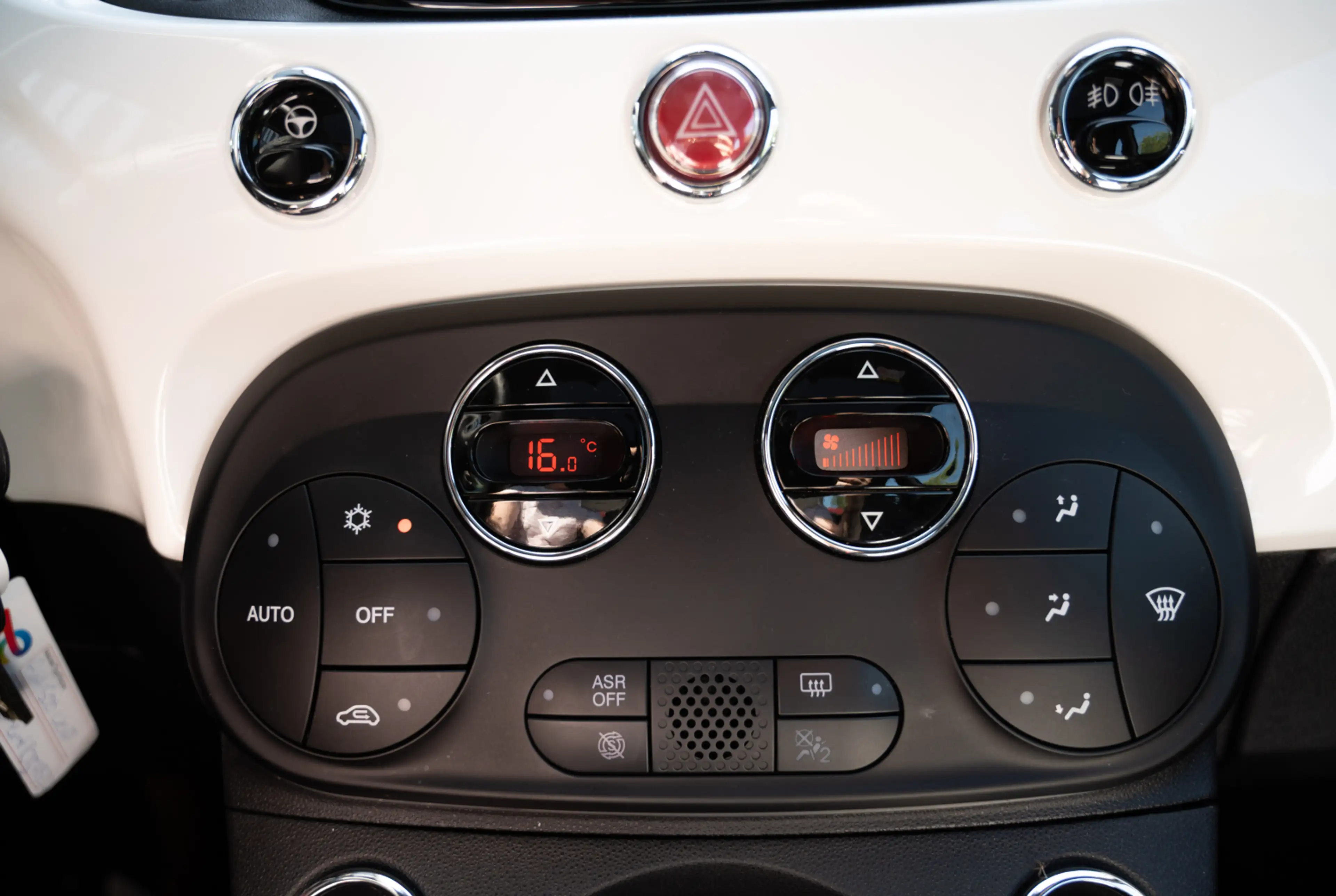 Fiat 500 Dolcevita 1.0 GSE N3 Hybrid 70 *KOMFORT-PAKET*PANORAMADACH* — photo 9