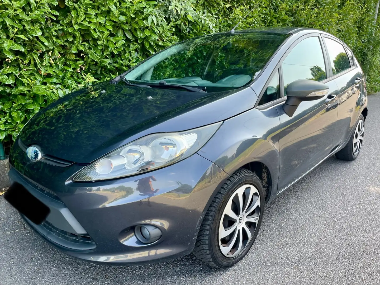 Ford Fiesta 1.4 5 porte Bz.- GPL Titanium Grigio - 1