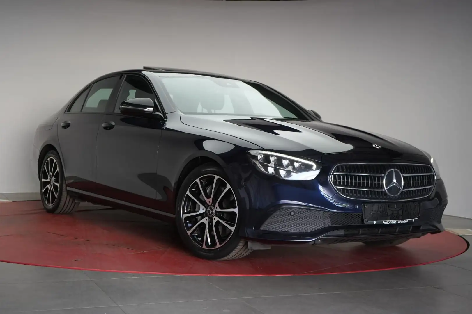 Mercedes-Benz E 300 9G-Tronic Avantgarde Navi/Leder/Temp/Kamer Blau - 1