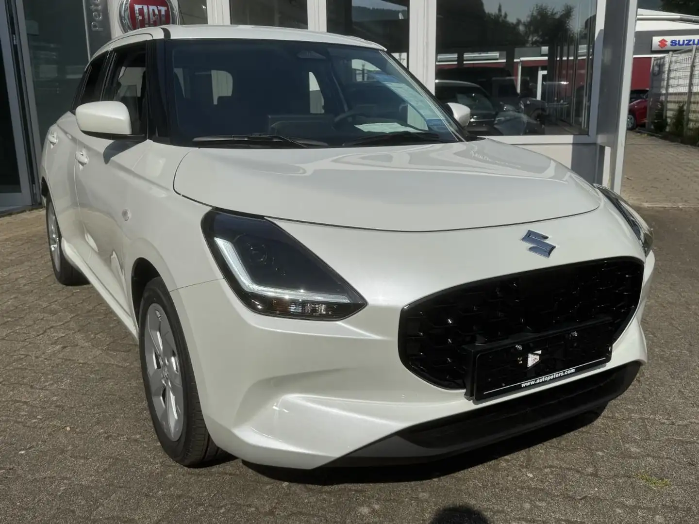 Suzuki Swift Comfort *kabelloses CarPlay/AndroidAuto*+5 Jahre G Weiß - 2