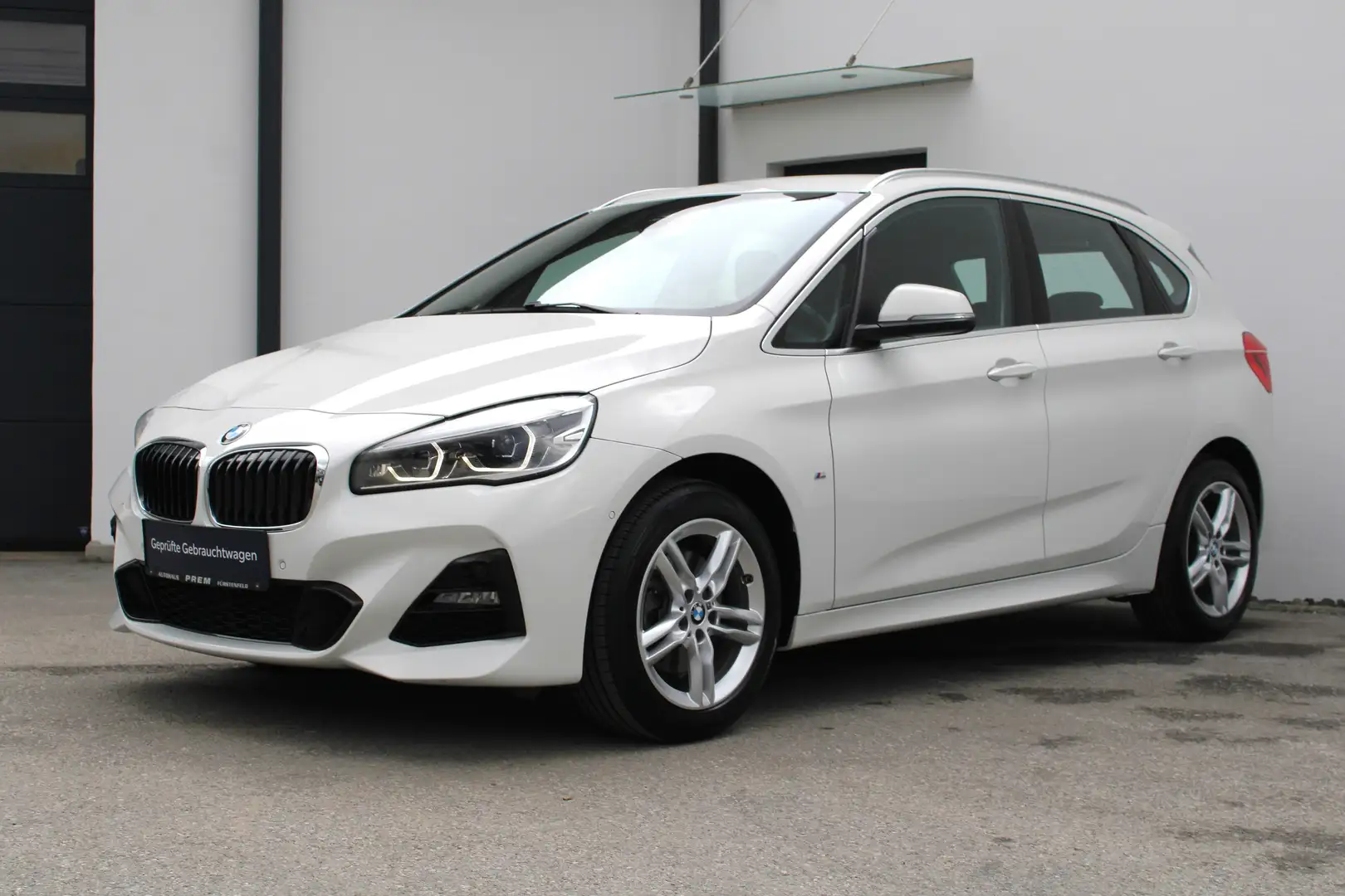 BMW 220 Active Tourer 220d M Sport Aut. mit vielen Extras! Weiß - 2