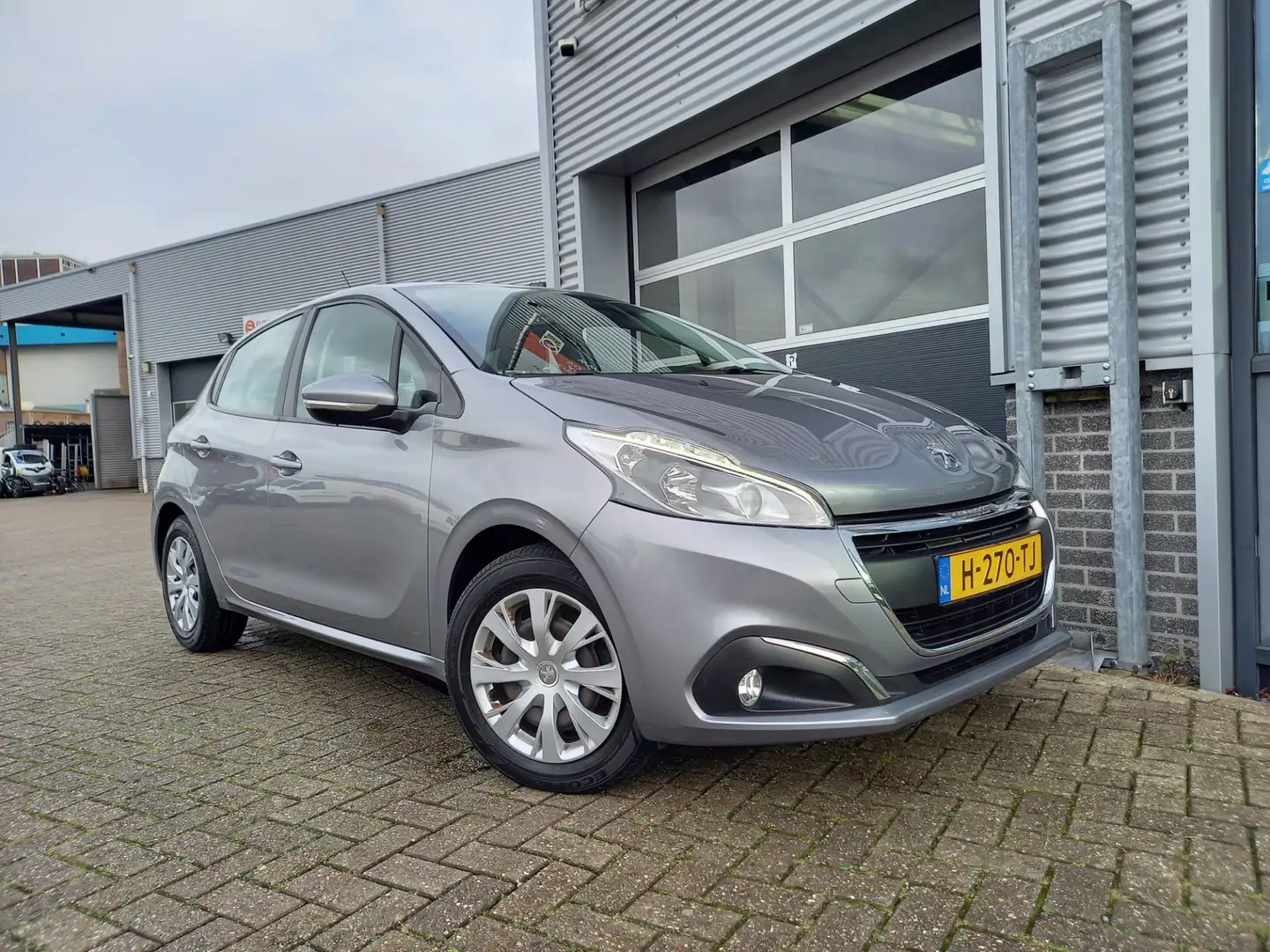 Peugeot 208 1.2 PureTech Allure - CAMERA + PDC - CARPLAY / AND Gris - 2