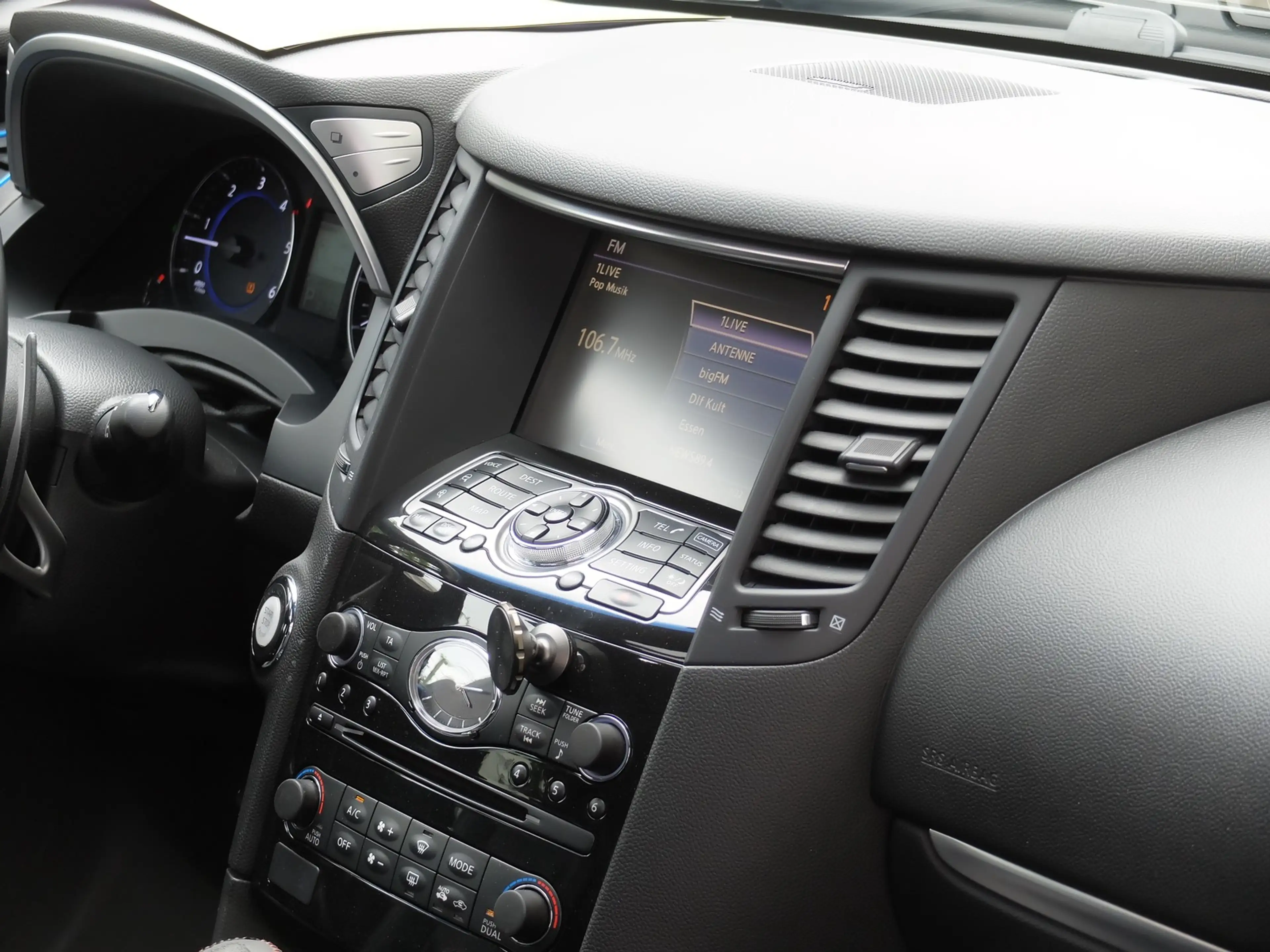 Infiniti FX 30d GT Scheckheftgepflegt — photo 9