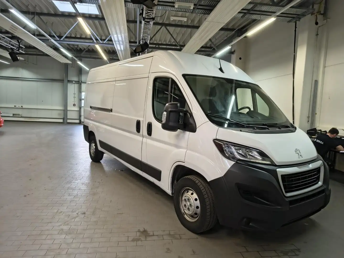 Peugeot Boxer 335 L3H2 BlueHDi 140 Stop Weiß - 2