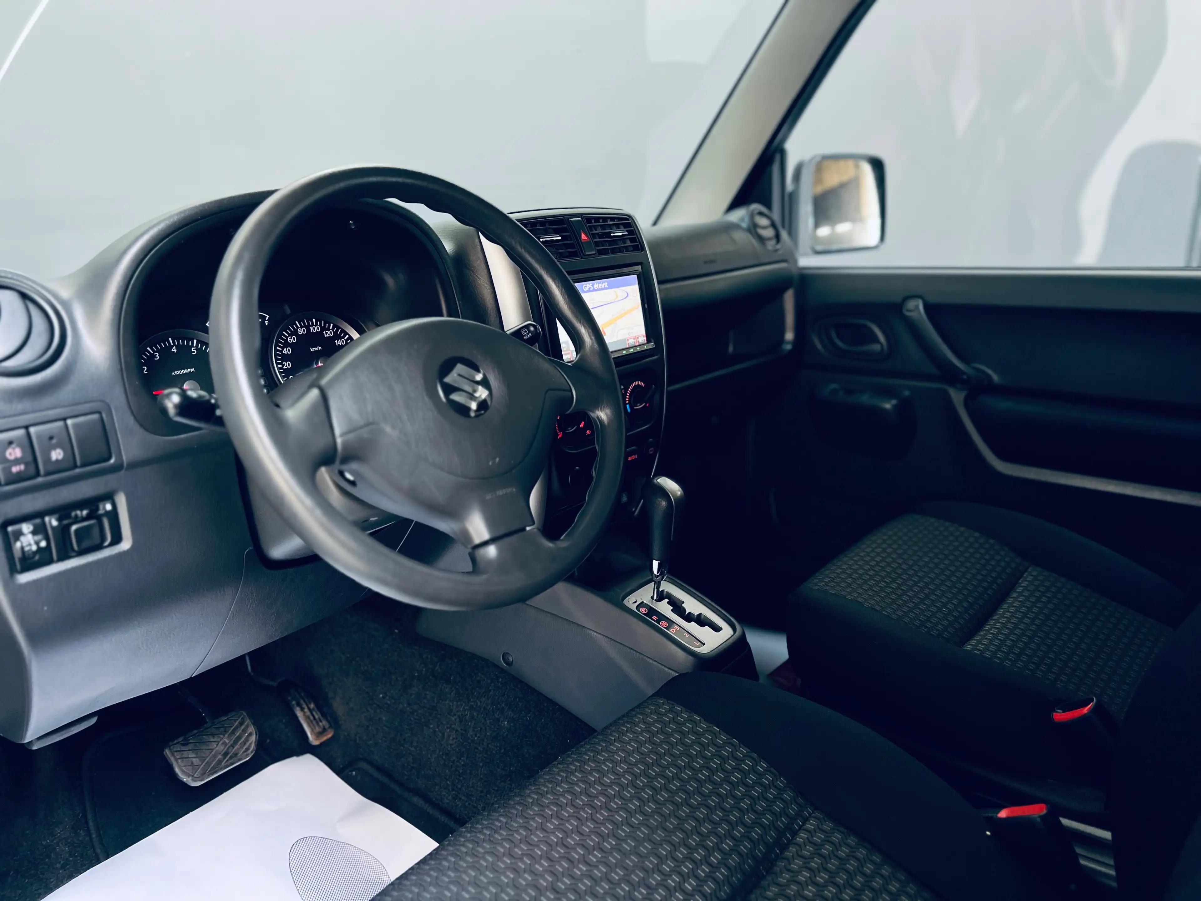Suzuki Jimny 1.3i **AUTOMATIQUE**GPS**CLIMATISATION** — photo 10