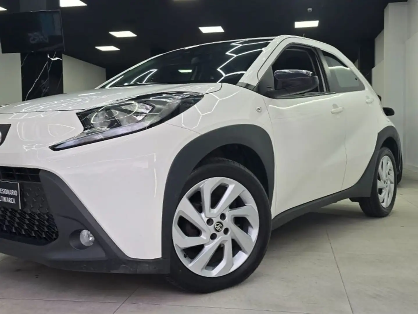 Toyota Aygo X Cross 1.0 VVTI 72CV Play Blanco - 2
