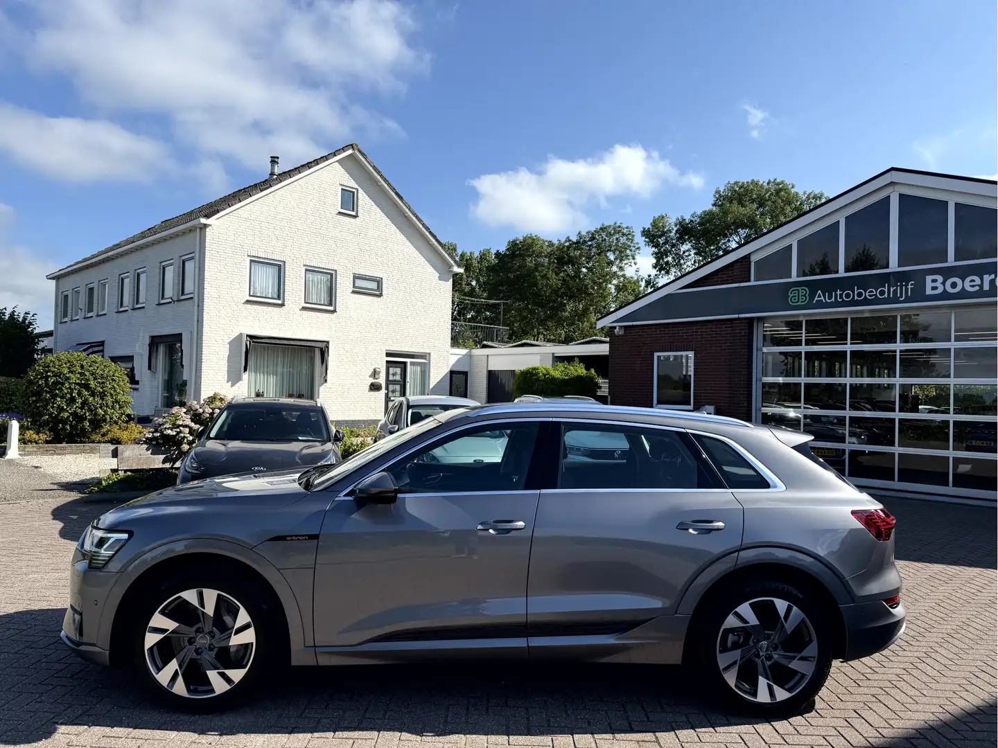 Audi e-tron e-tron 50 quattro Launch edition 71 kWh NL.Auto Grijs - 2