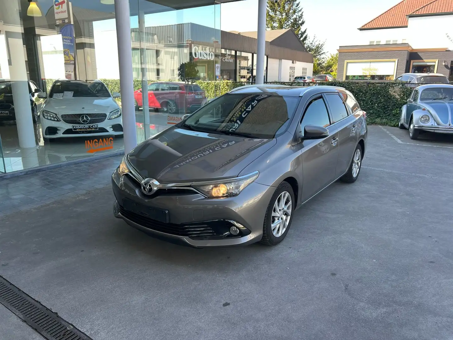 Toyota Auris 1.33 Dual-VVT-i Touring Sports Cool Gris - 1