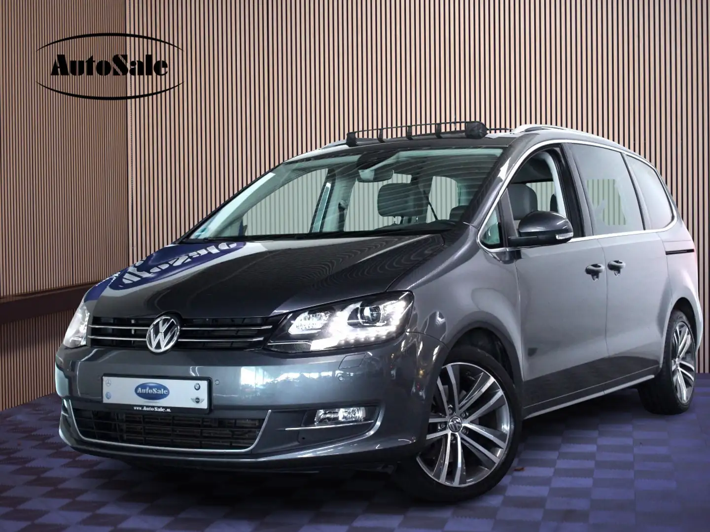 Volkswagen Sharan 2.0 TSI DSG 221pk Highline 6p 7p 1eEIG CARPLAY XEN Gri - 1