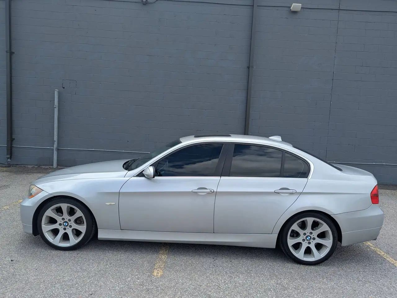 BMW 3 Series снимка BMW 3 Series